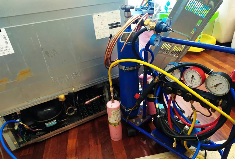 Sửa tủ lạnh bơm gas