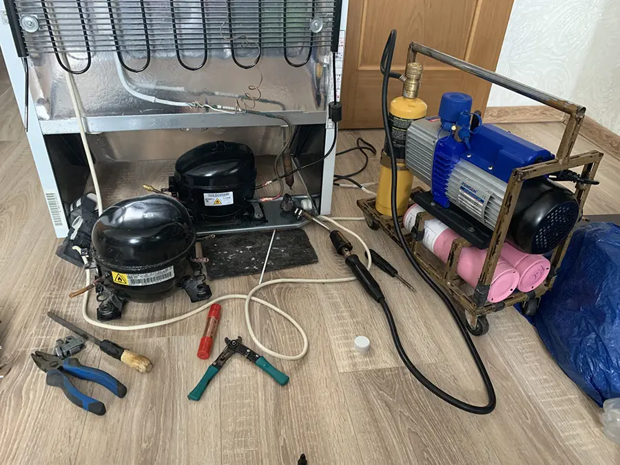 Sửa tủ lạnh bơm gas 1
